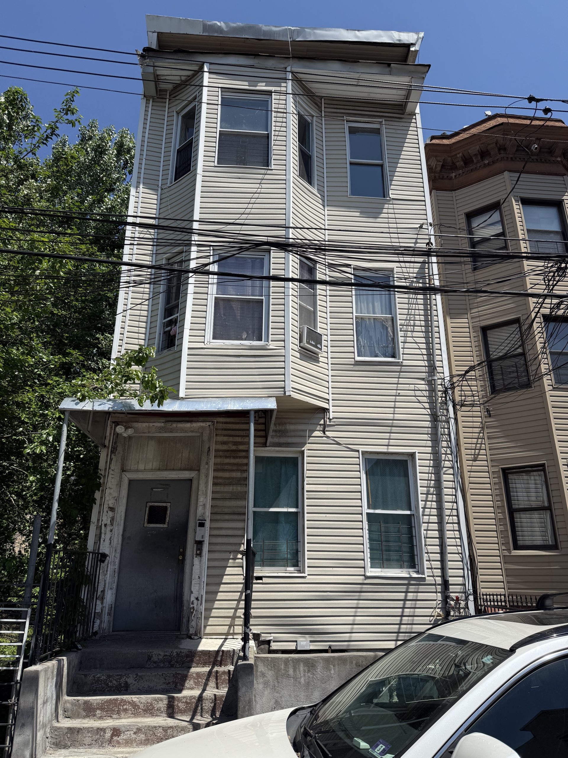 E185th Street East Tremont